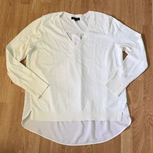 Banana Republic White V Neck Sweater/Blouse L